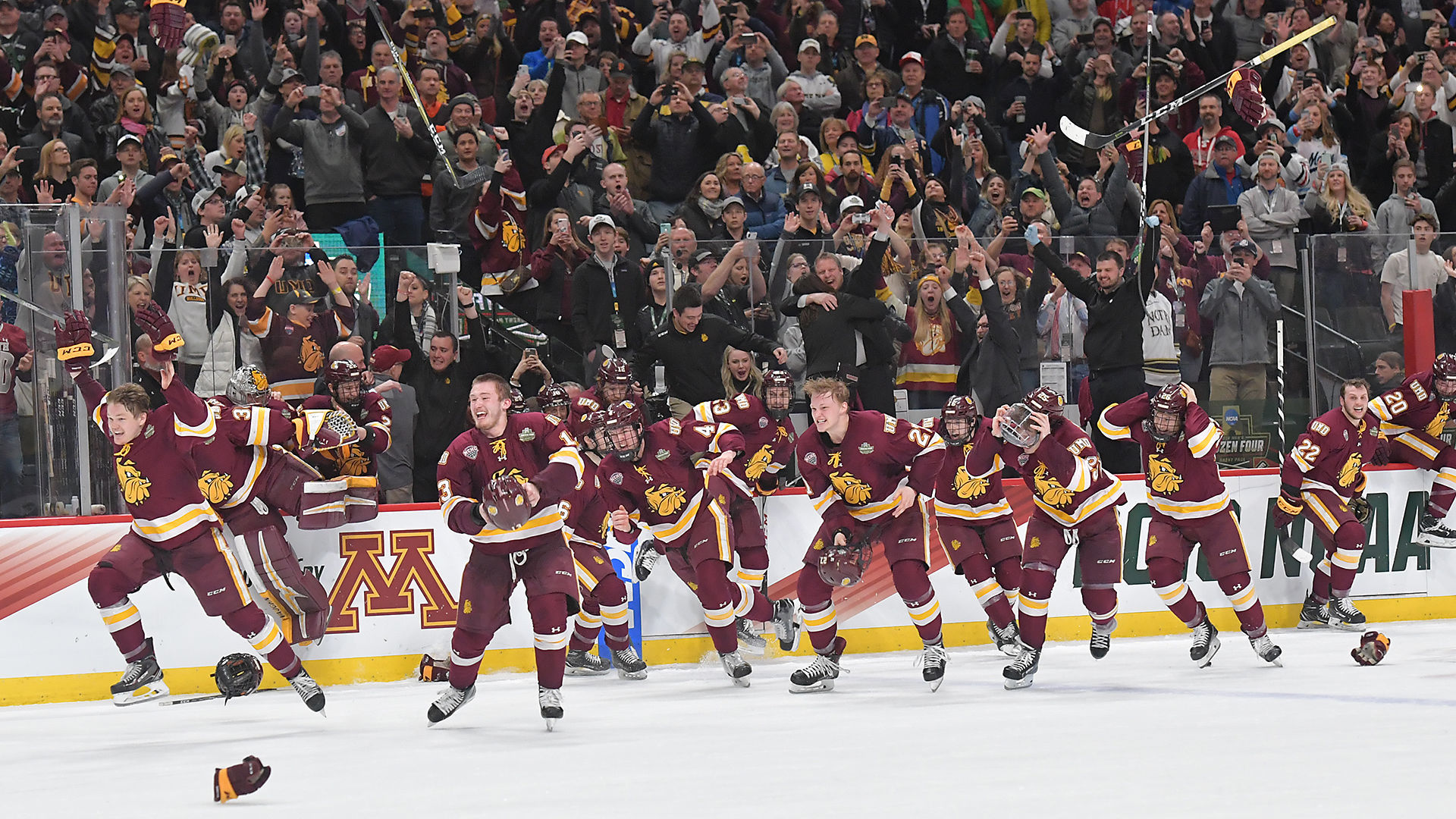 Minnesota Duluth 2018 celebration photo